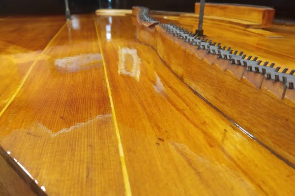 e-riverniciatura-della-tavola-armonica-12AEE2904-55E2-DF95-69B9-146AAB8BAD2F.jpeg